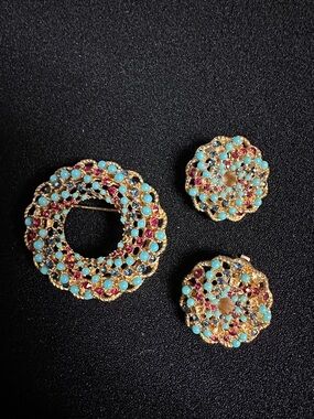 Vintage 1960’s Sarah Coventry Song of India Brooch and Clip-On Earring set